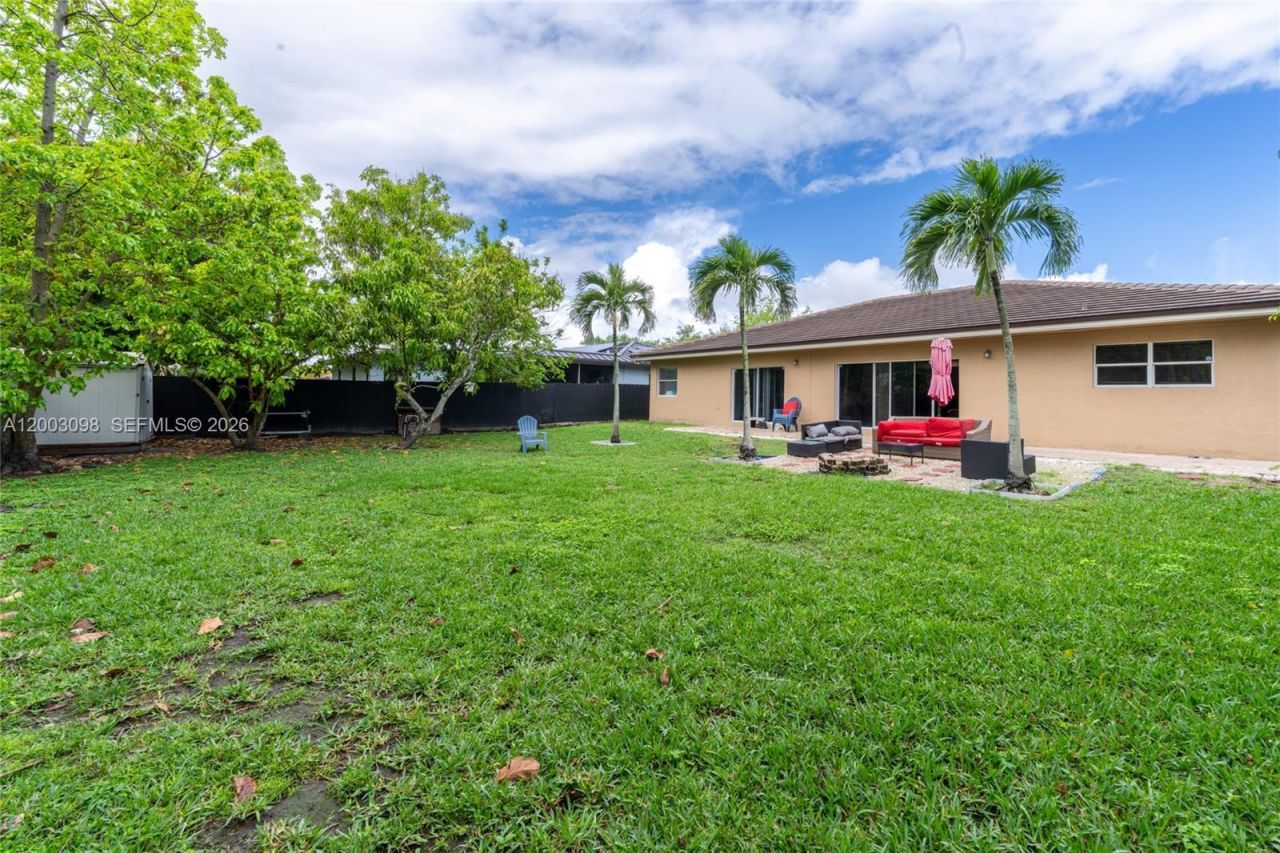 14762 SW 143rd Ter , Miami, FL 33196 Photo