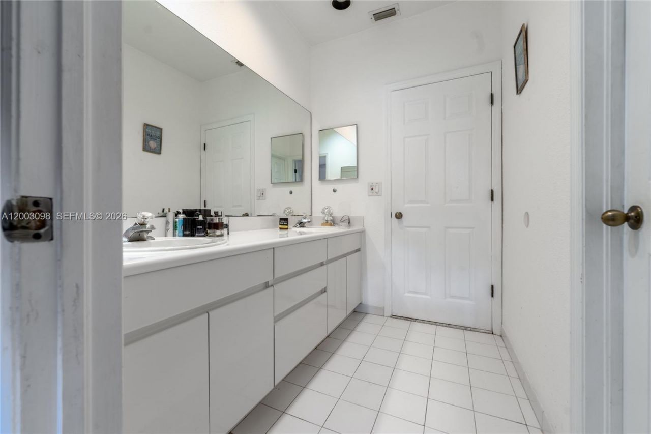 14762 SW 143rd Ter , Miami, FL 33196 Photo