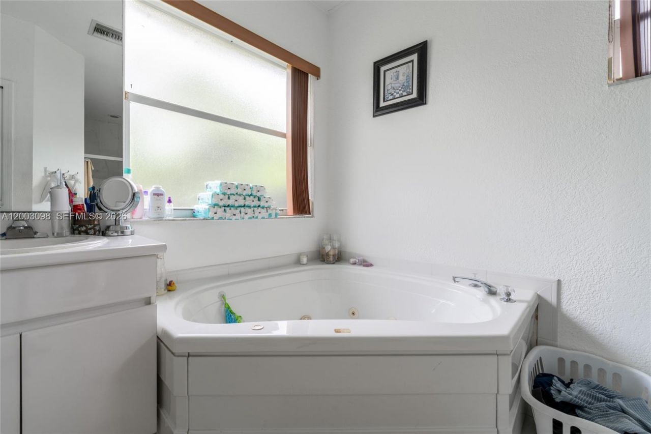 14762 SW 143rd Ter , Miami, FL 33196 Photo