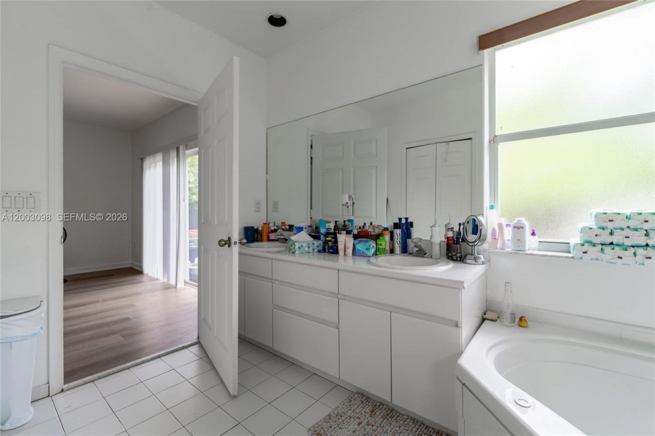 14762 SW 143rd Ter , Miami, FL 33196 Photo