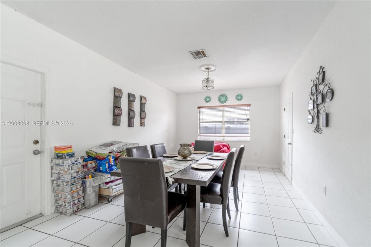 14762 SW 143rd Ter , Miami, FL 33196 Photo