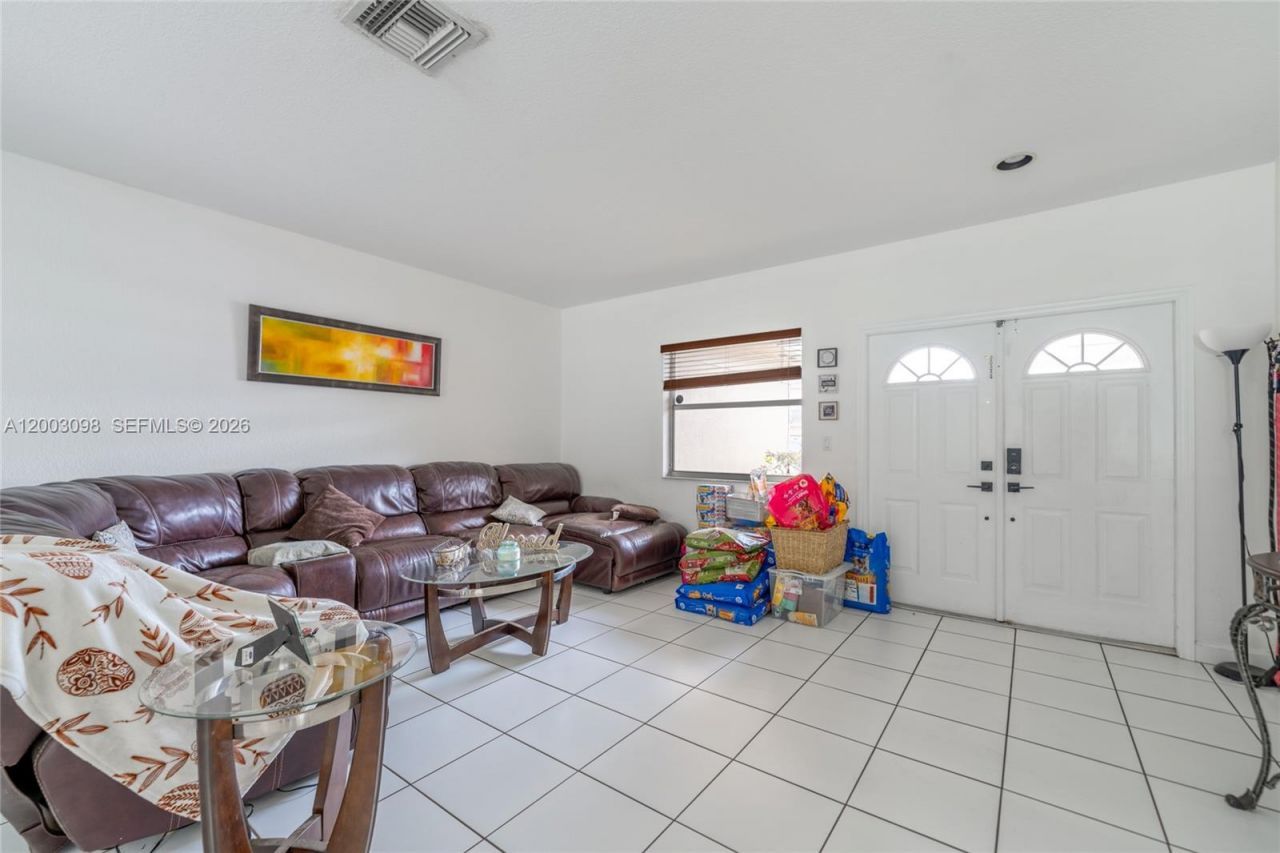 14762 SW 143rd Ter , Miami, FL 33196 Photo