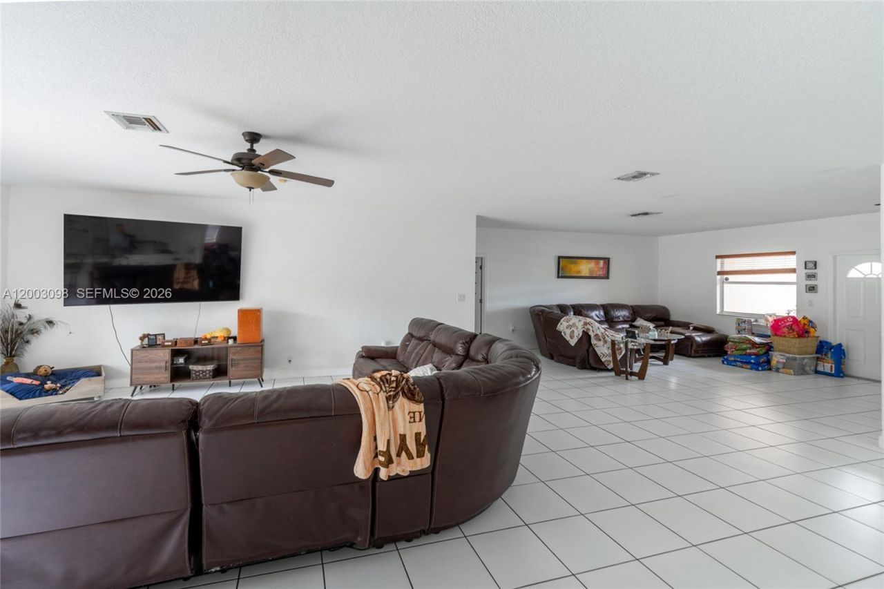 14762 SW 143rd Ter , Miami, FL 33196 Photo