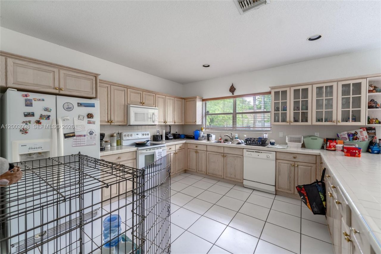 14762 SW 143rd Ter , Miami, FL 33196 Photo