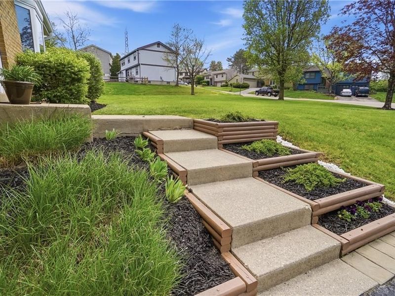 5546 Highfield Court, West Chester, OH 45069 Photo 2