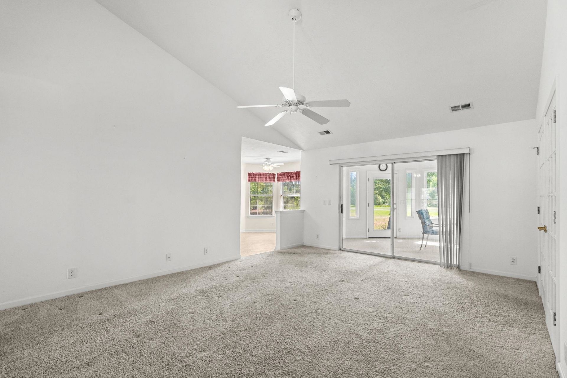 3212 Hermitage Dr.  Photo 8