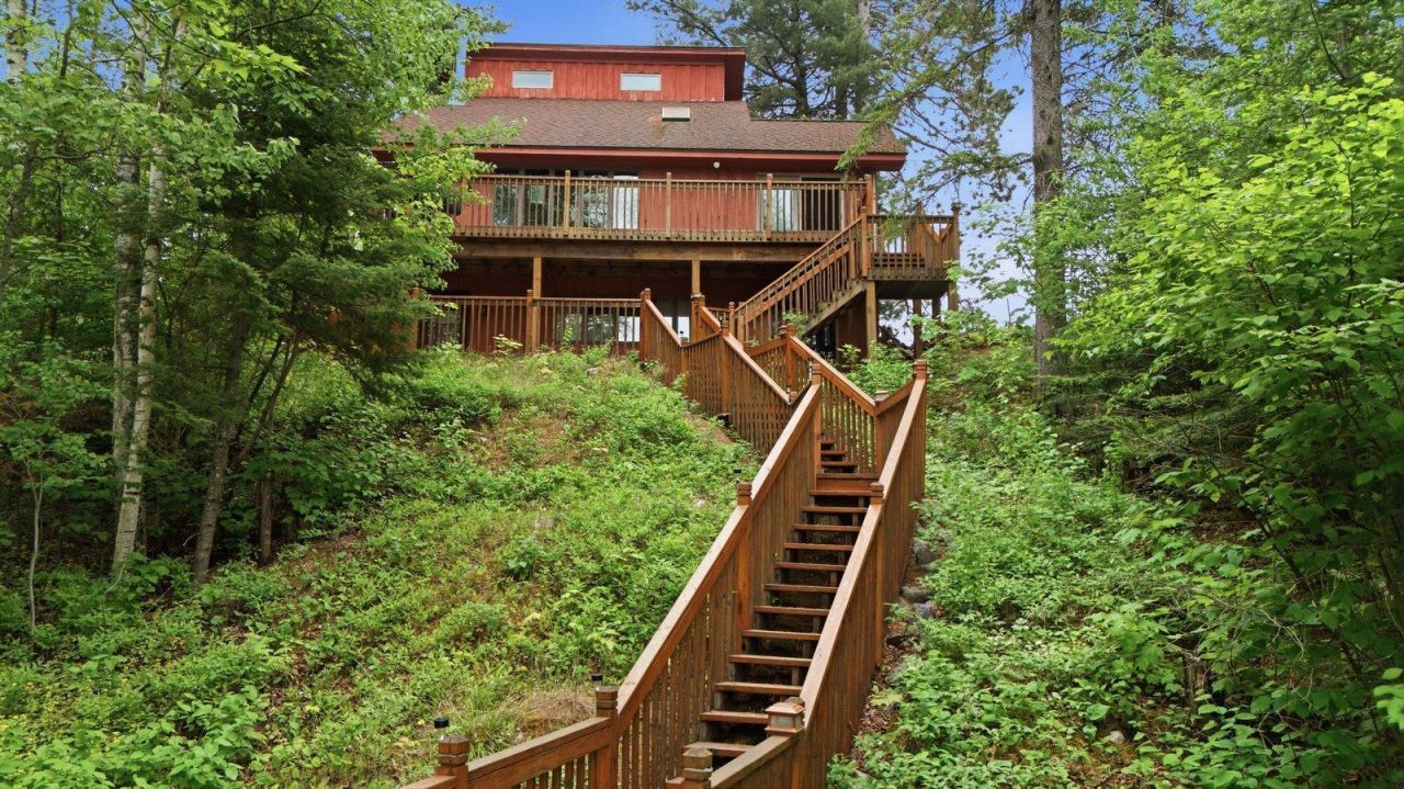 4045 Long Lake Shores Road, Eveleth, MN 55734