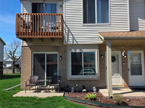 27743 Carini Villa Street, Roseville, MI 48066