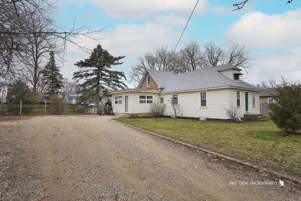 35694 N Laurel Avenue, Ingleside, IL 60041 Main Photo