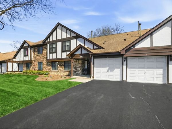 551 CUMBERLAND Trail , Unit C, Roselle, IL 60172