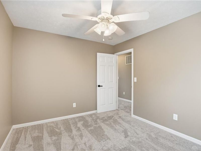 413 Hennepin Drive, Hamilton Township, OH 45039 Photo 14