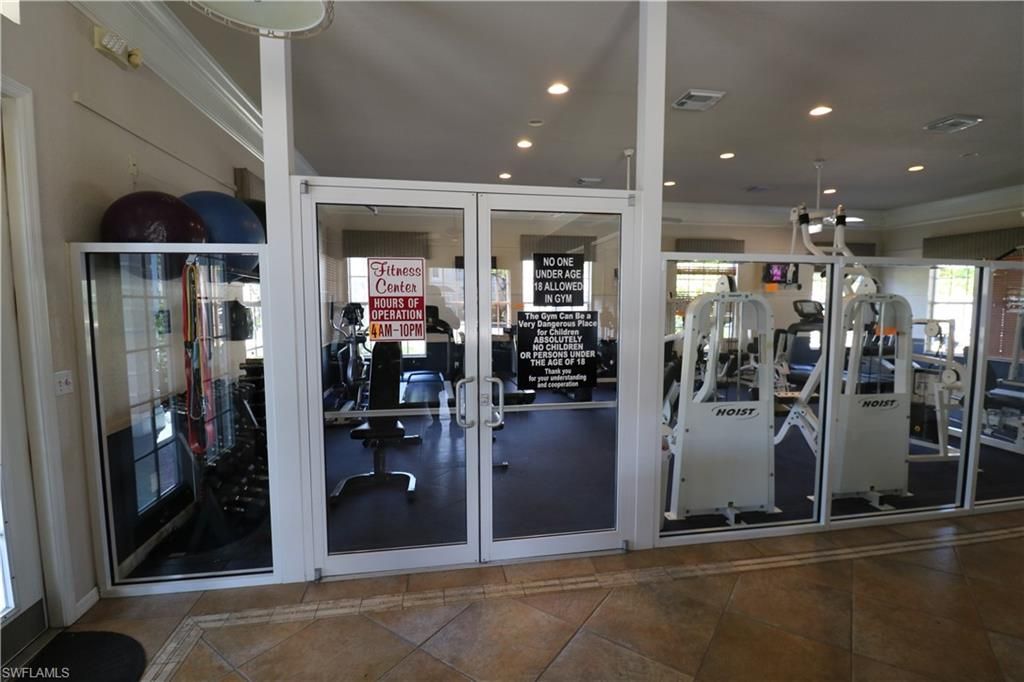 8287 Pacific Beach Dr, Fort Myers, FL 33966 Photo