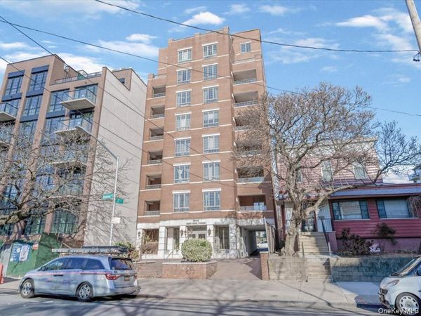 2525 Newtown Avenue, Unit 5A, Astoria, NY 11102
