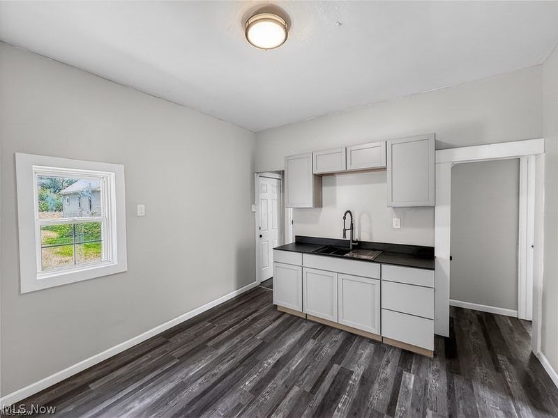 813 W 17th Street , Lorain, OH 44052 Photo 3