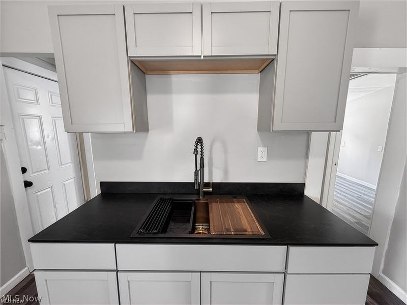 813 W 17th Street , Lorain, OH 44052 Photo 4