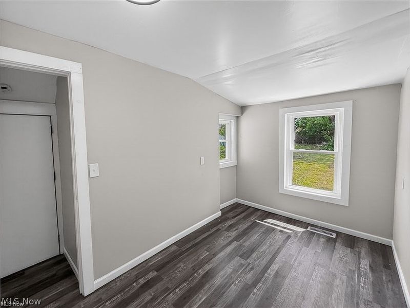 813 W 17th Street , Lorain, OH 44052 Photo 9