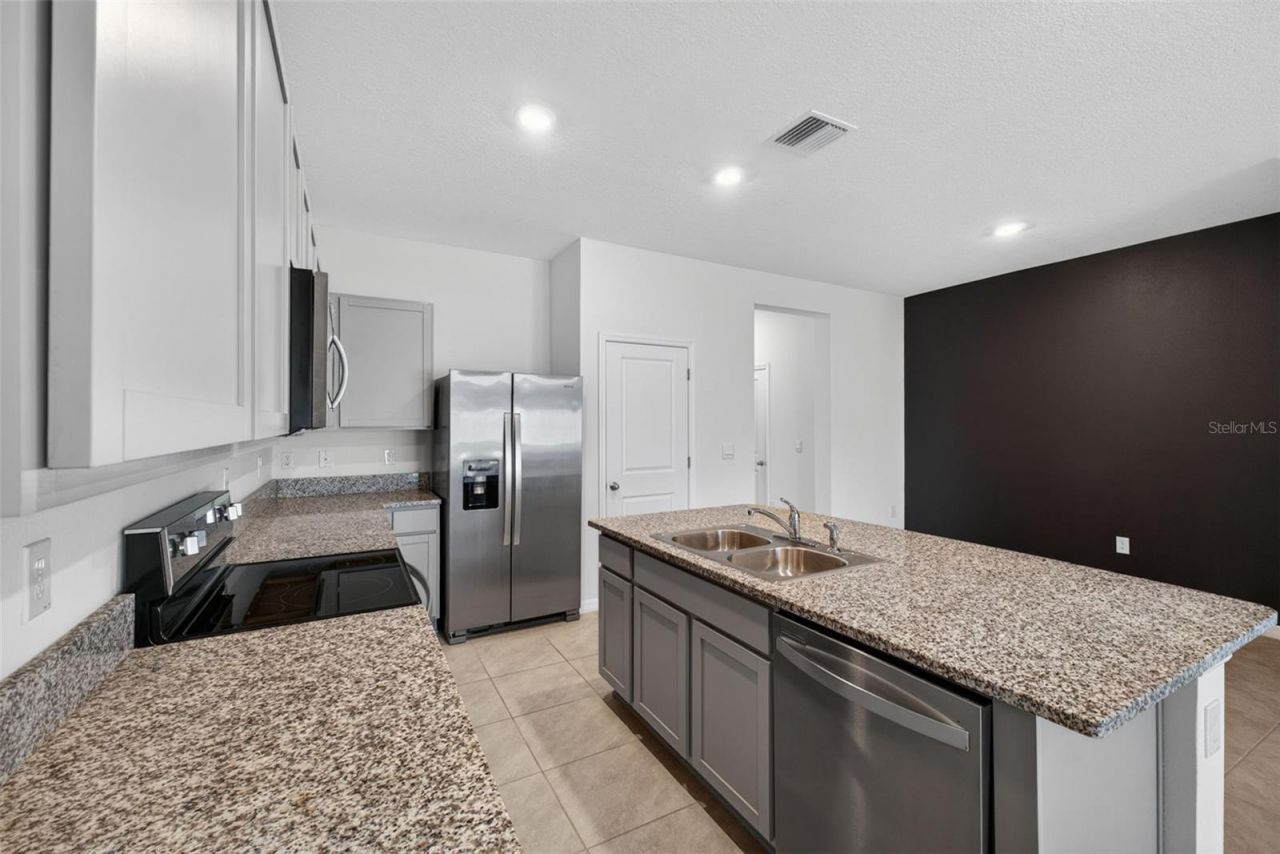33105 Major Oak Drive, Wesley Chapel, FL 33545 Photo