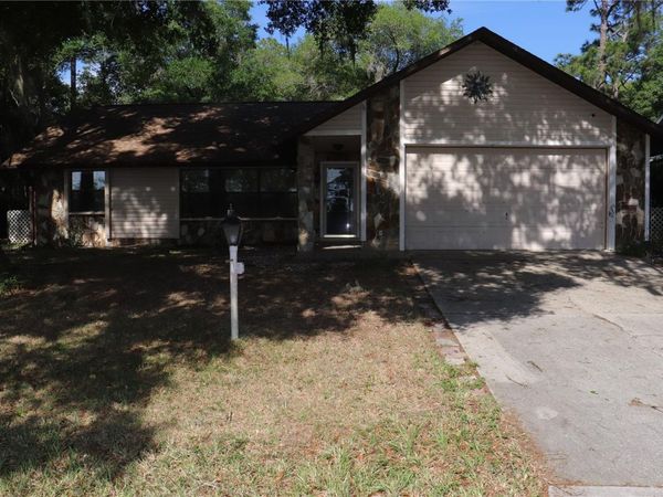 1112 NE 130 TERRACE , SILVER SPRINGS, FL 34488