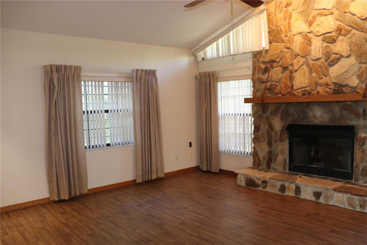 1112 NE 130 Terrace , Silver Springs, FL 34488 Photo