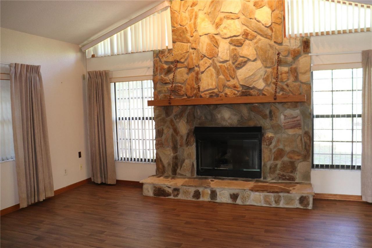 1112 NE 130 Terrace , Silver Springs, FL 34488 Photo