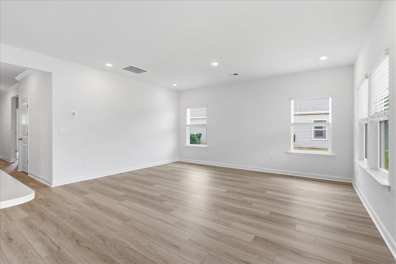 304 Jessamine St. Photo 20