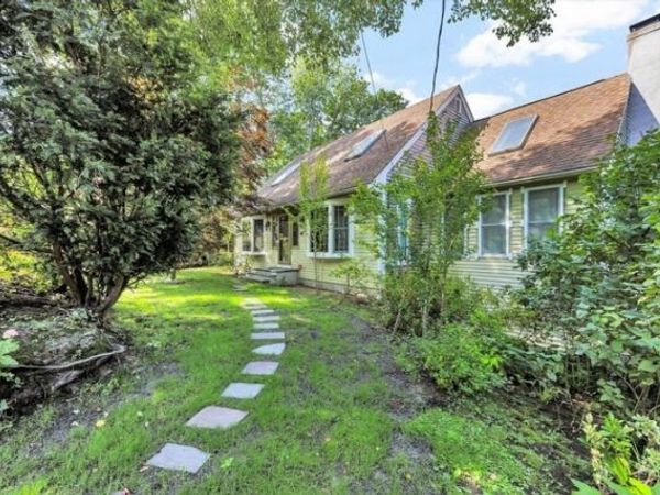 47 Galleon Dr, Falmouth, MA 02536