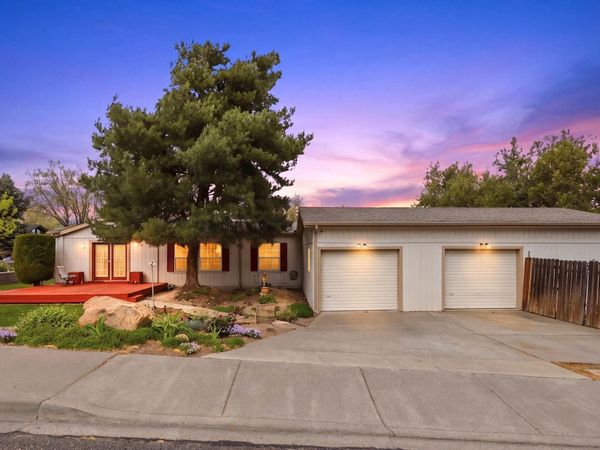 1817 S Ione St, Kennewick, WA 99337