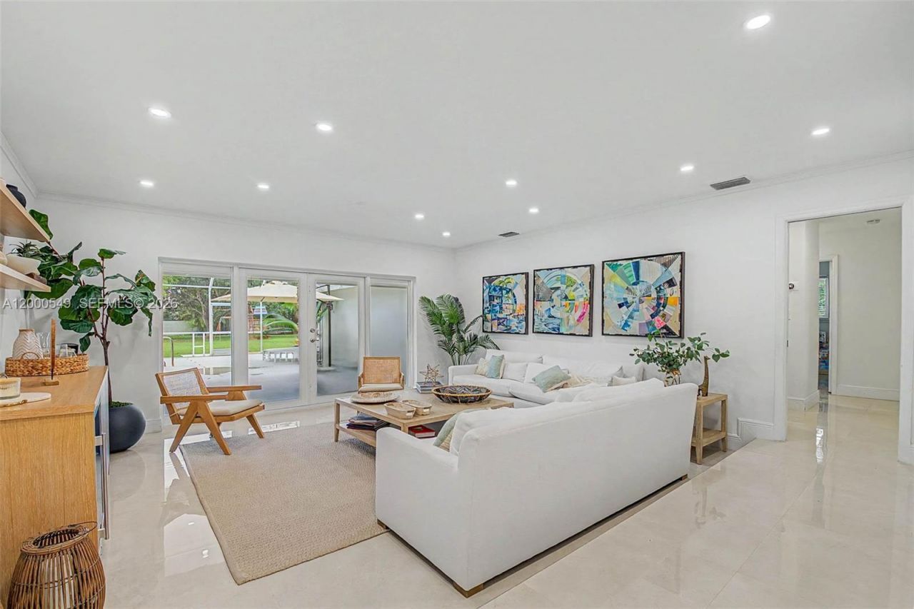 7230 SW 104th St , Pinecrest, FL 33156 Photo