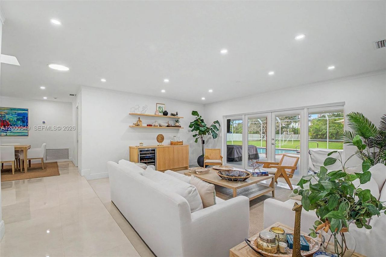 7230 SW 104th St , Pinecrest, FL 33156 Photo