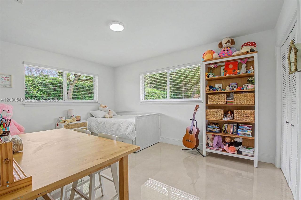 7230 SW 104th St , Pinecrest, FL 33156 Photo