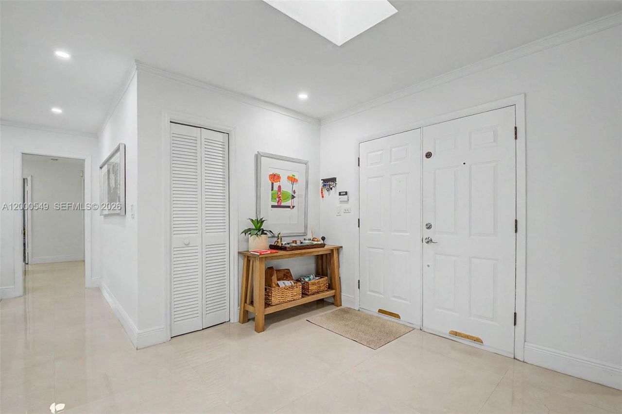 7230 SW 104th St , Pinecrest, FL 33156 Photo