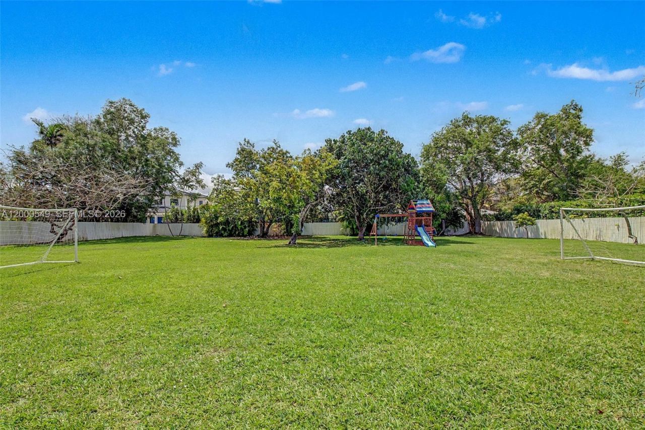 7230 SW 104th St , Pinecrest, FL 33156 Photo