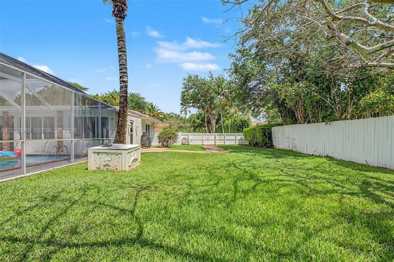 7230 SW 104th St , Pinecrest, FL 33156 Photo