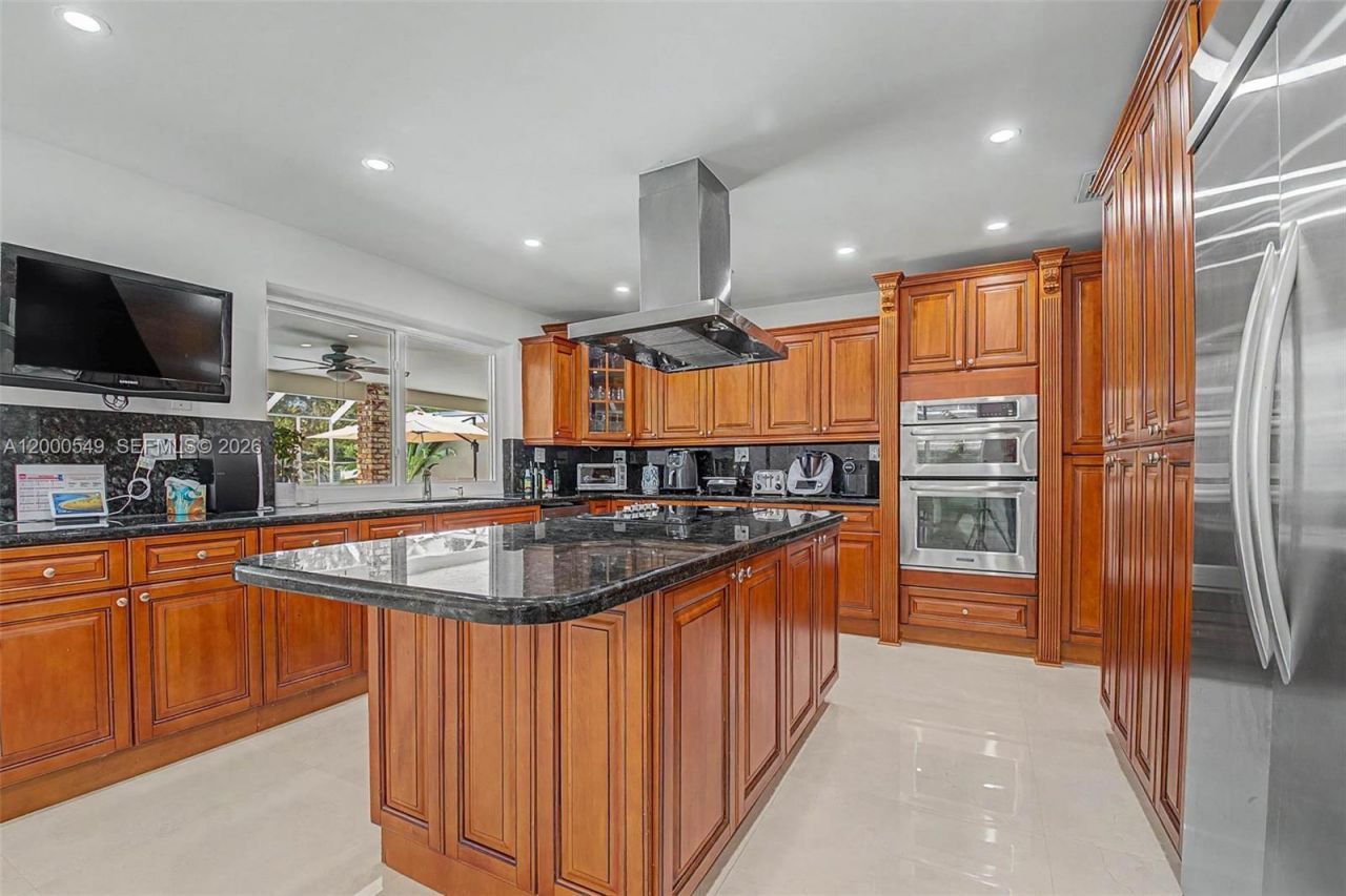 7230 SW 104th St , Pinecrest, FL 33156 Photo