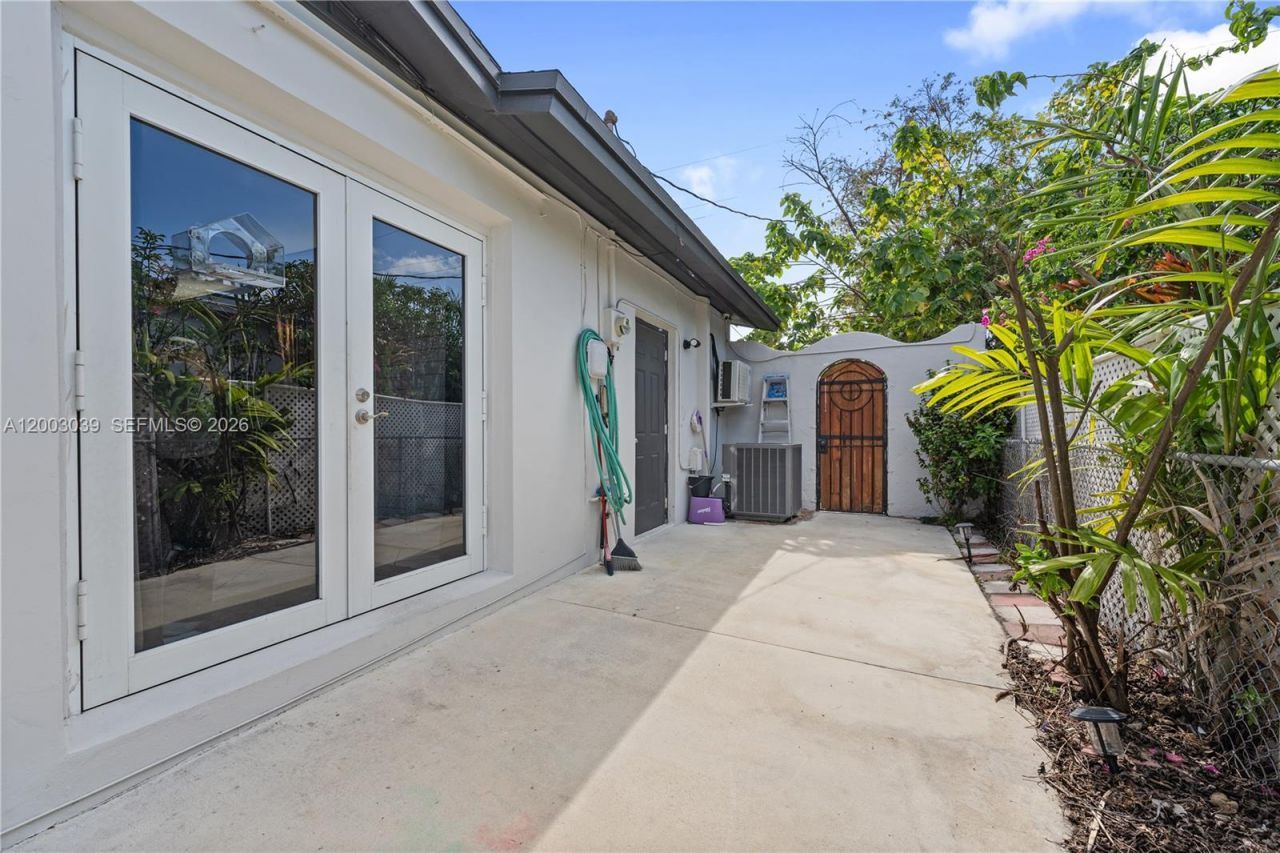 3921 SW 124th Ct , Miami, FL 33175 Photo