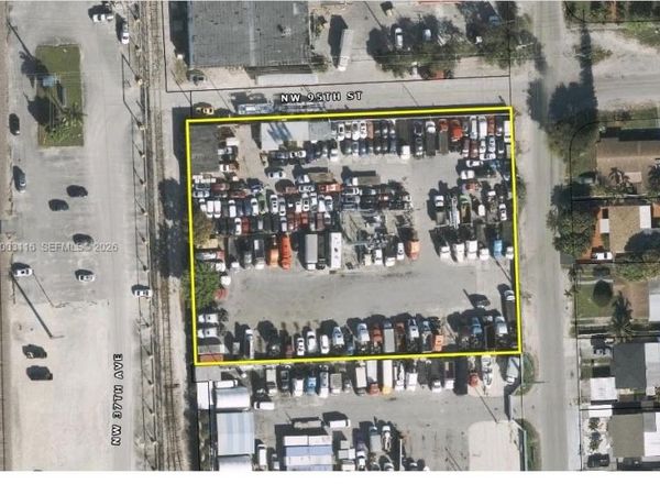 3600 NW 95th St , Miami, FL 33147