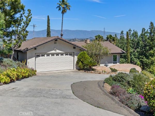 28410 Faircrest Way, Escondido, CA 92026