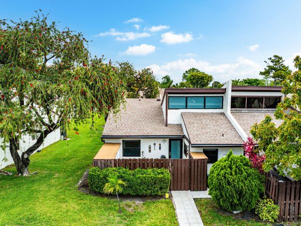 1875 Abbey Road, West Palm Beach, FL 33415