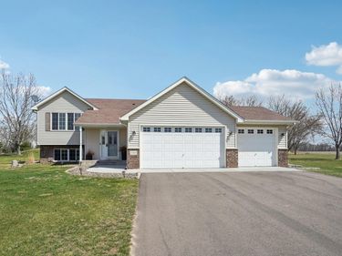 27635 Jenner Court, Chisago City, MN 55013