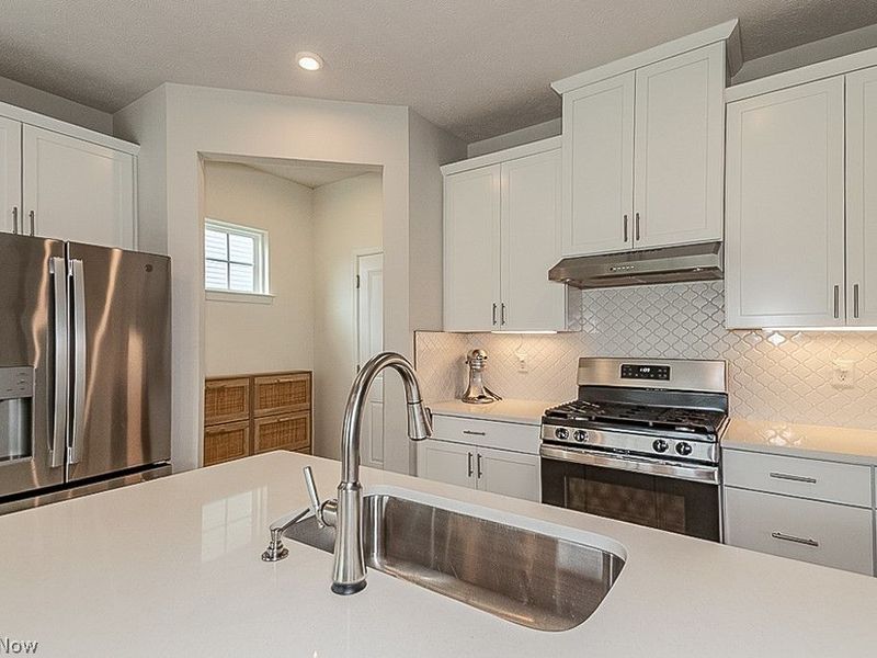 8349 Bedaos Drive, Mentor, OH 44060 Photo 10