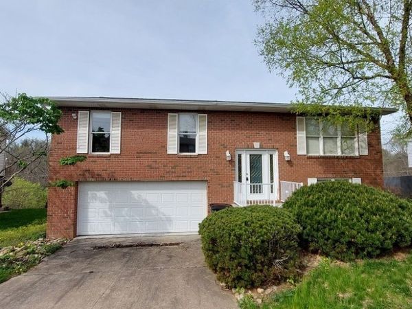 3241 Saint Charles Drive , Steubenville, OH 43952