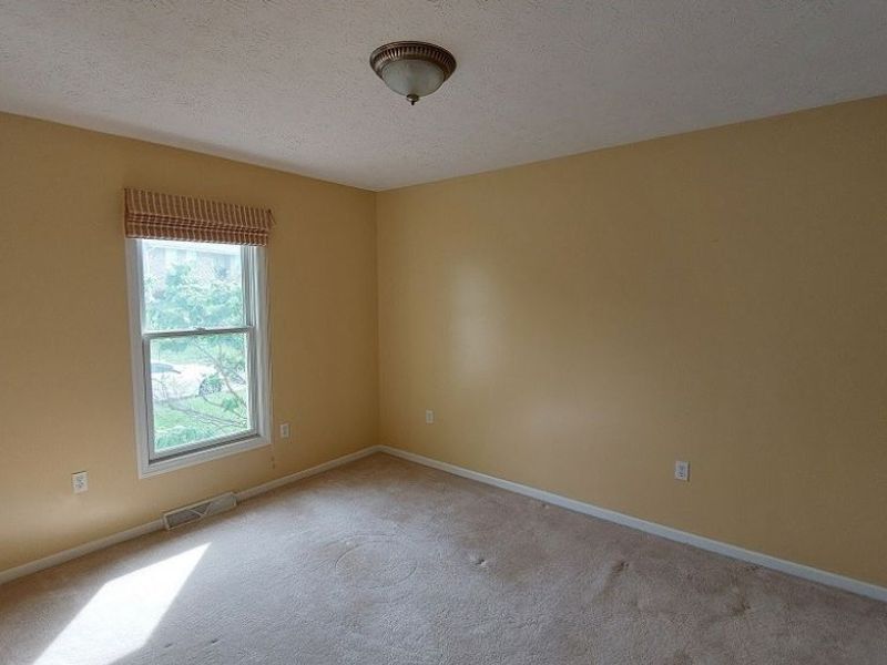 3241 Saint Charles Drive, Steubenville, OH 43952 Photo 11