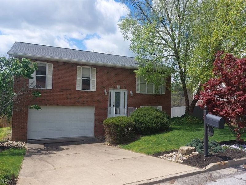 3241 Saint Charles Drive, Steubenville, OH 43952 Photo 2