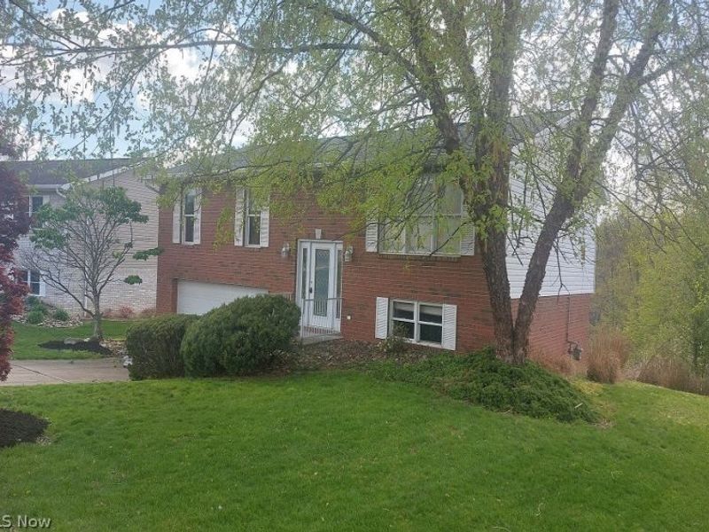 3241 Saint Charles Drive, Steubenville, OH 43952 Photo 2