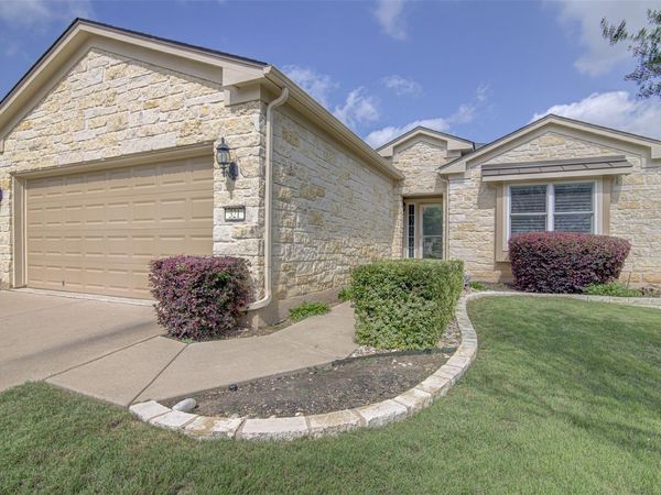 321 Cooper Lake DR, Georgetown, TX 78633