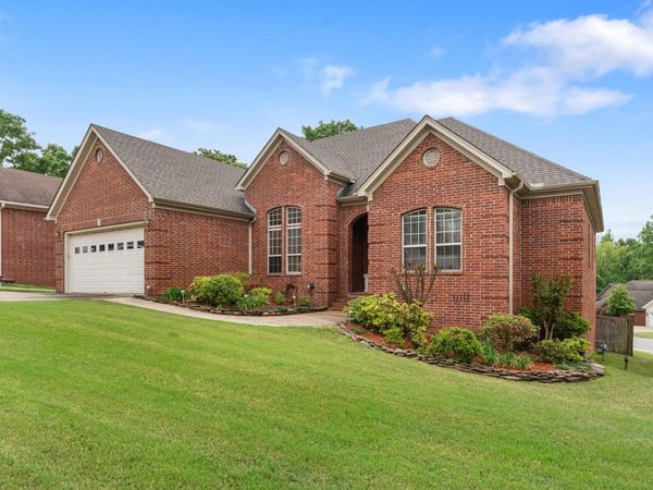 7361 W Ridge Circle, Sherwood, AR 72120