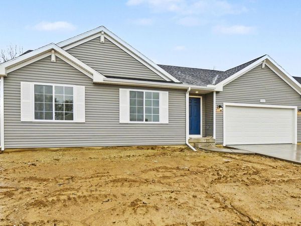 5549 Mammoth Drive SE, Caledonia, MI 49316