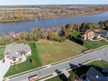 1924 Channel View Terrace , Chester, VA 23836