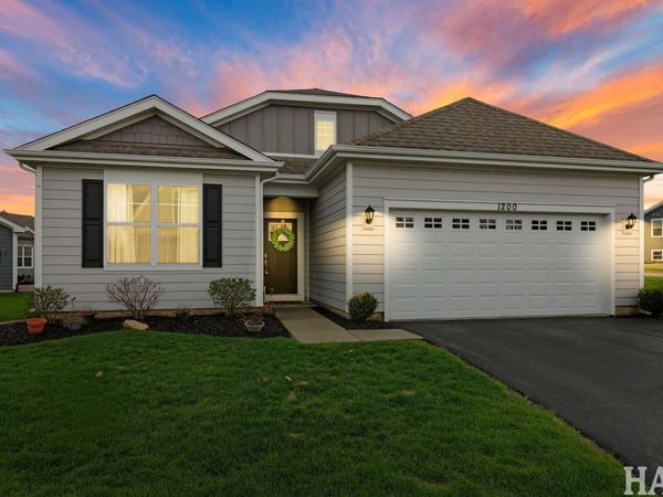 1200 Redtail Circle , Woodstock, IL 60098