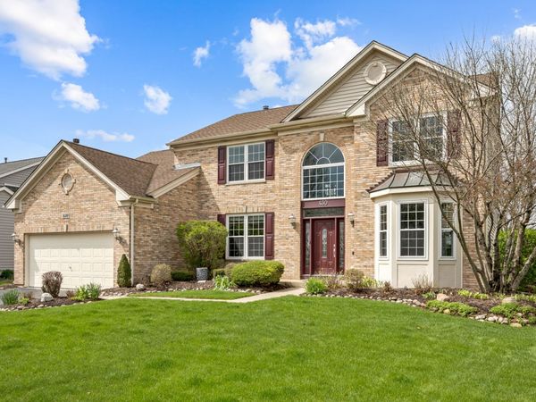 430 Clover Drive , Algonquin, IL 60102